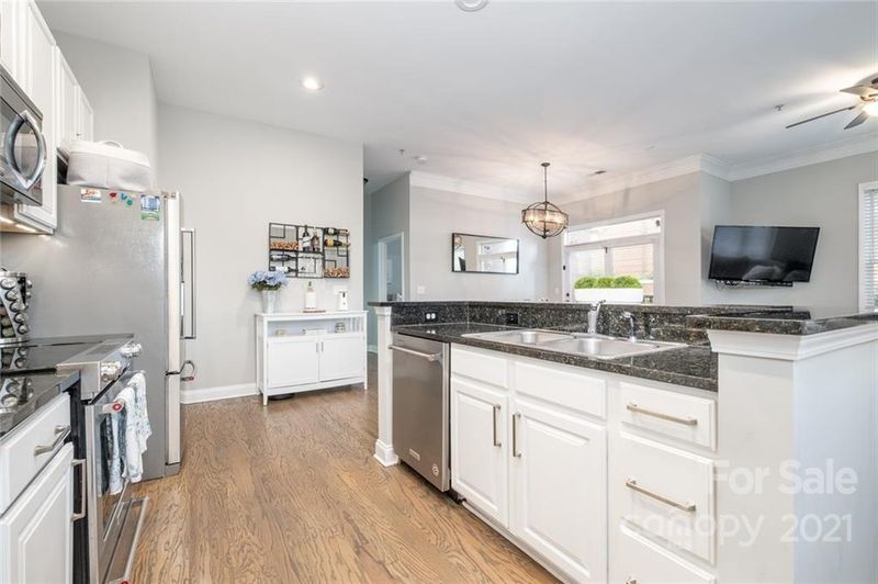771 Garden District Dr, Charlotte, NC 28202