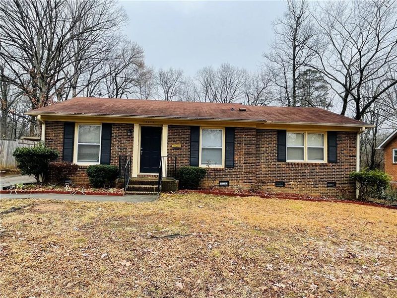 5918 Eastbrook Rd, Charlotte, NC 28215