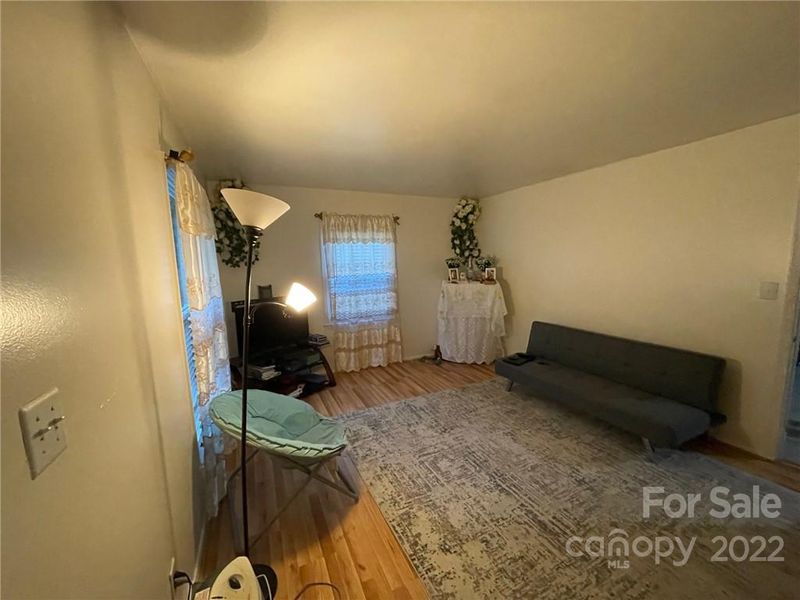 5918 Eastbrook Rd, Charlotte, NC 28215