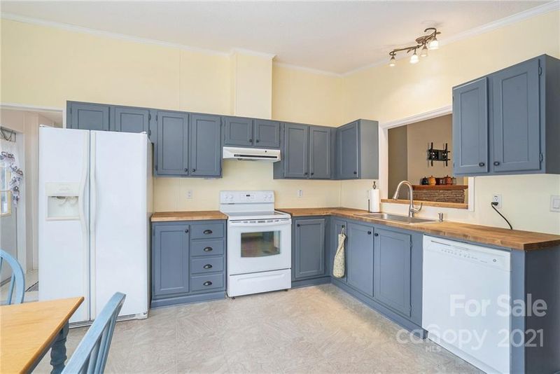 10387 Singletree Ln, Davidson, NC 28036