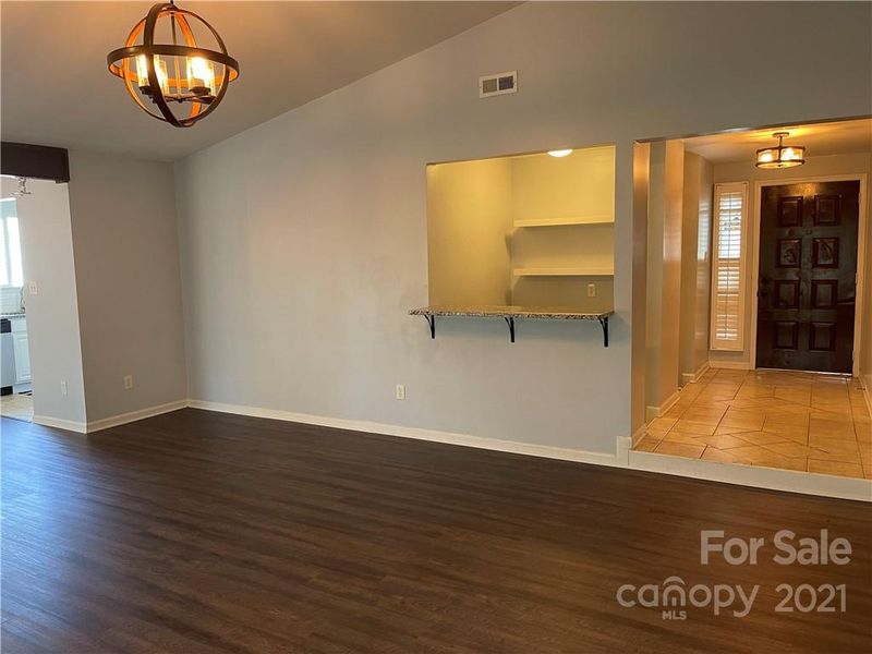 6315 Lake Forest Rd, Charlotte, NC 28227