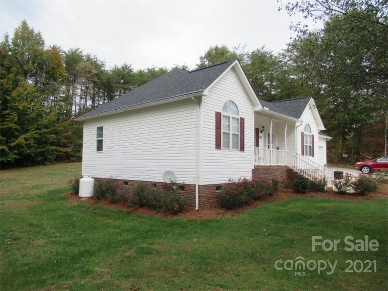 4593 Brave Ave, Maiden, NC 28650