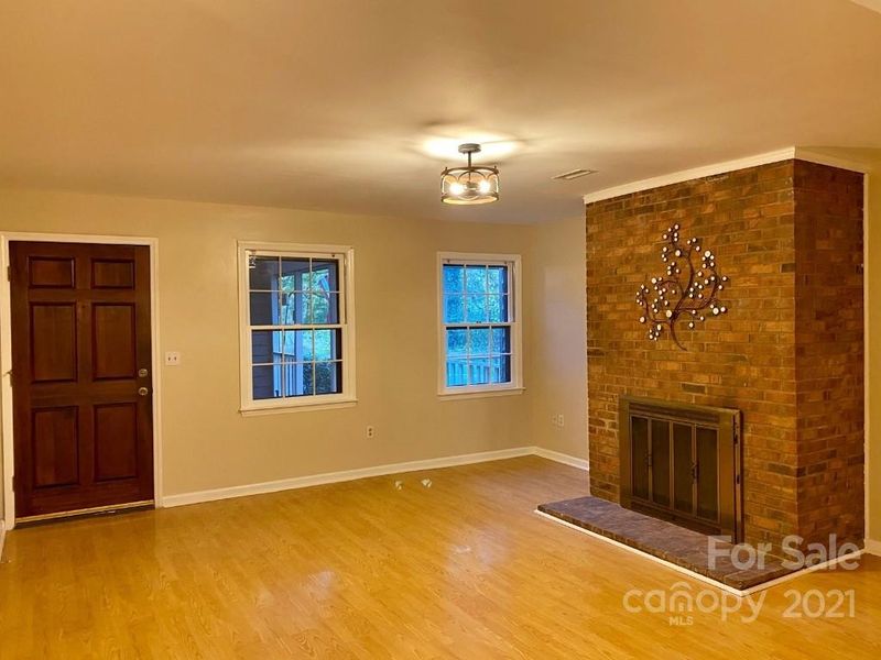 412 4th Ave NE, Hickory, NC 28601