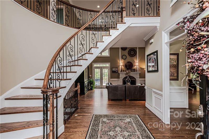 1318 Lost Oak Rd, Charlotte, NC 28270