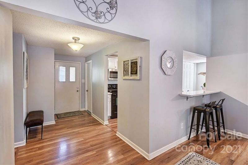 607 Regency Dr, Charlotte, NC 28211