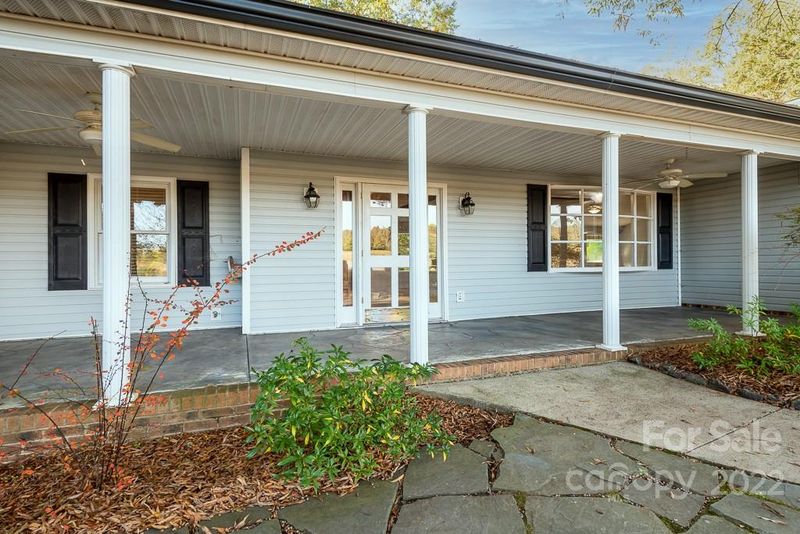 5017 Hemby Rd, Matthews, NC 28104