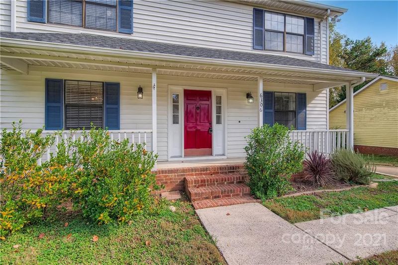 6306 Round Hill Rd, Charlotte, NC 28211