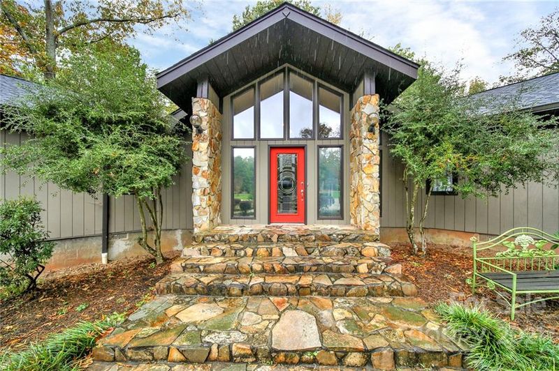 3533 Windbluff Dr, Charlotte, NC 28277