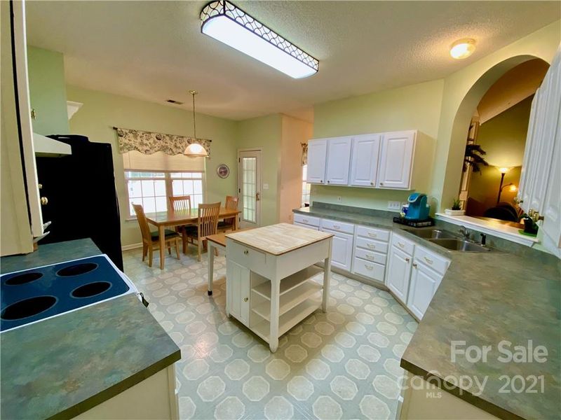 7230 Frances Irene Dr, Charlotte, NC 28215