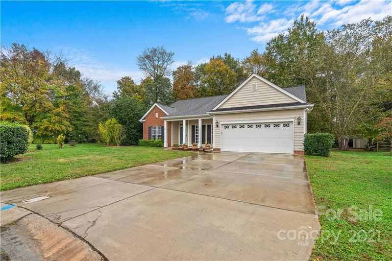 10204 Ingleton Ct, Charlotte, NC 28269