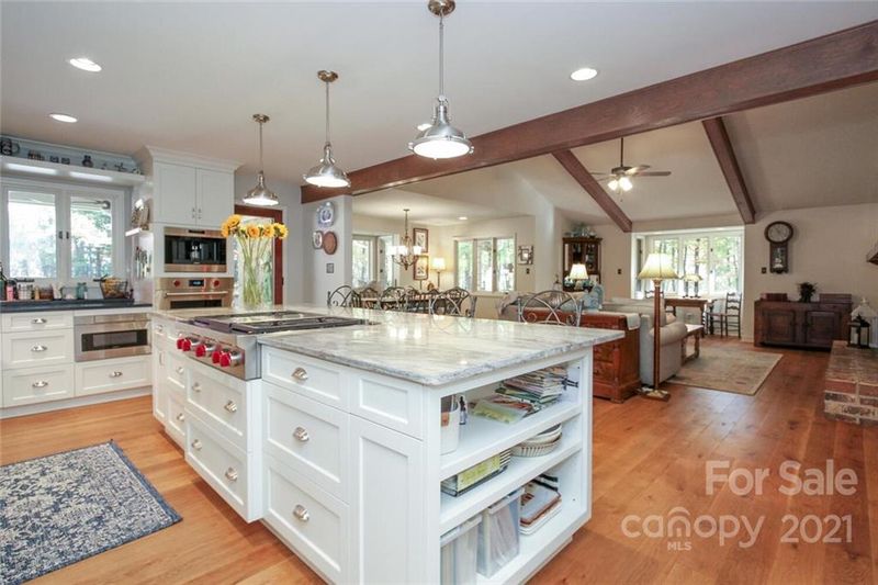 225 Nelson Rd, Matthews, NC 28104