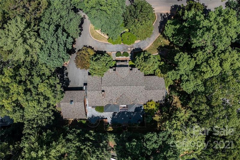 725 9th Ave NW, Hickory, NC 28601
