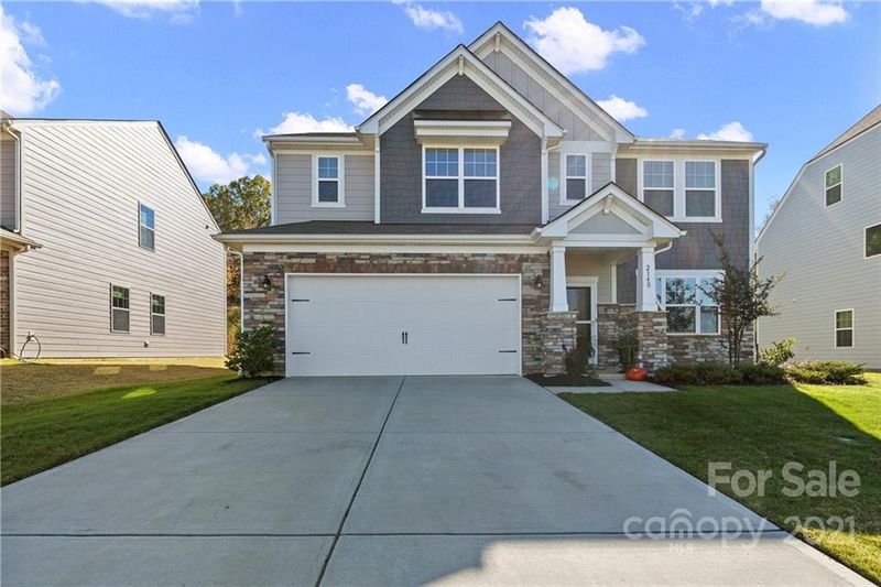 2140 Killian Creek Dr, Denver, NC 28037