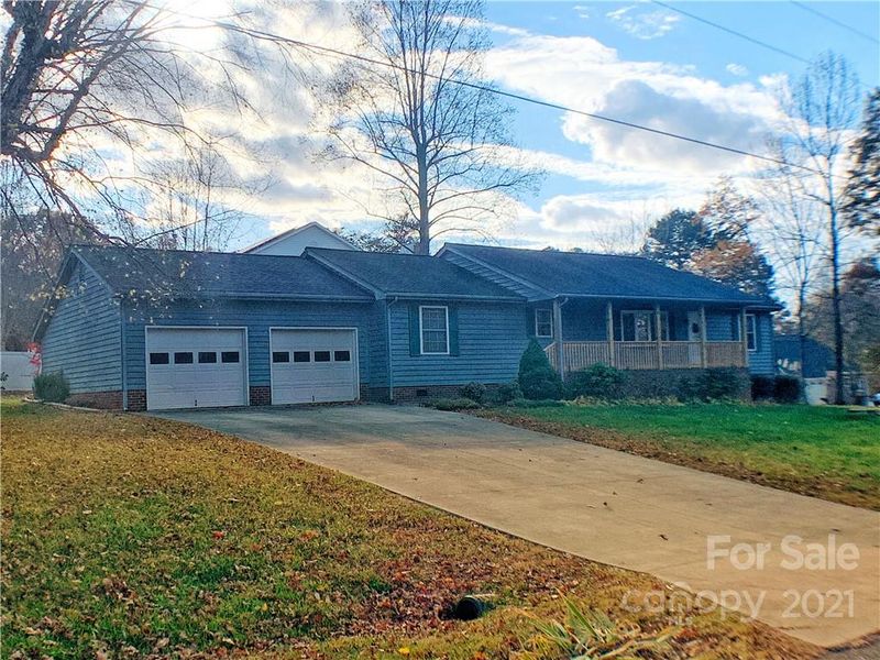 209 Wellington Dr, Lincolnton, NC 28092