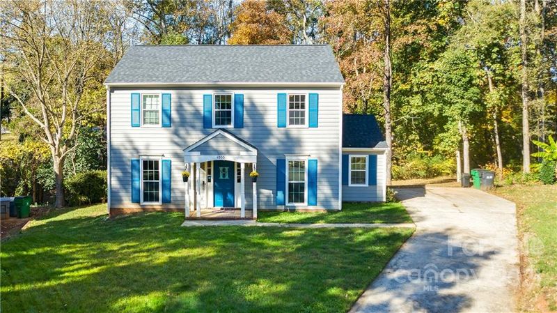 4900 Rivergreen Ln, Charlotte, NC 28227