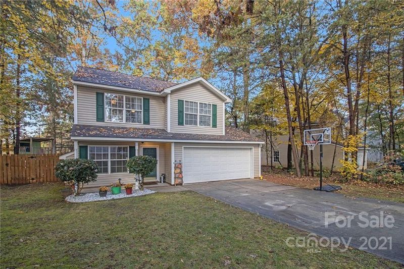 244 Forest Oak Dr, Clover, SC 29710