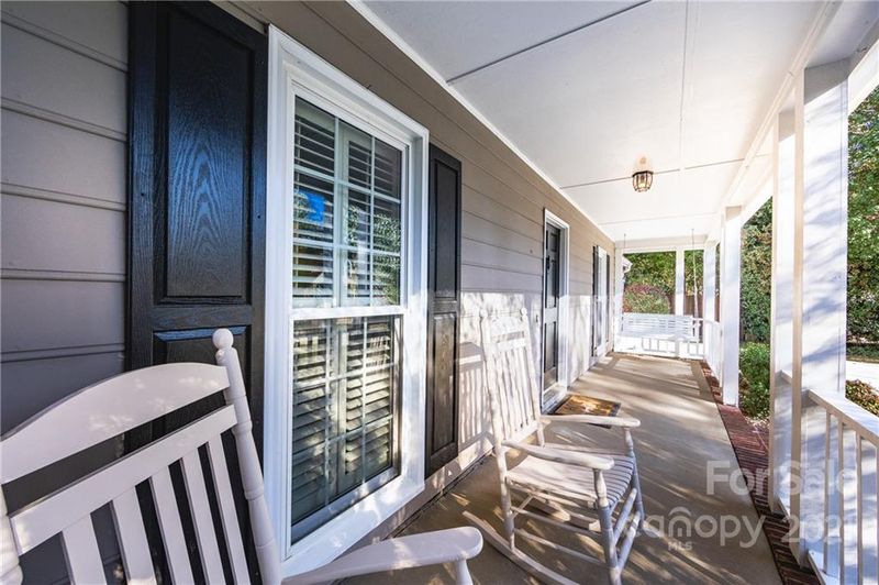 13735 Strathaven Dr, Matthews, NC 28105
