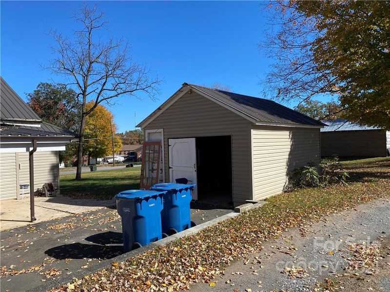 904 9th Ave NE, Hickory, NC 28601