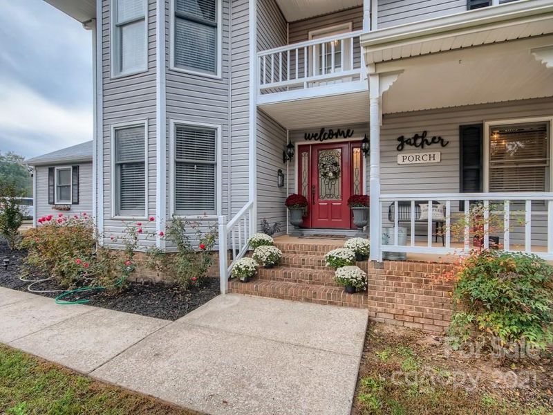 133 Shadowbrook Rd, Mount Holly, NC 28120
