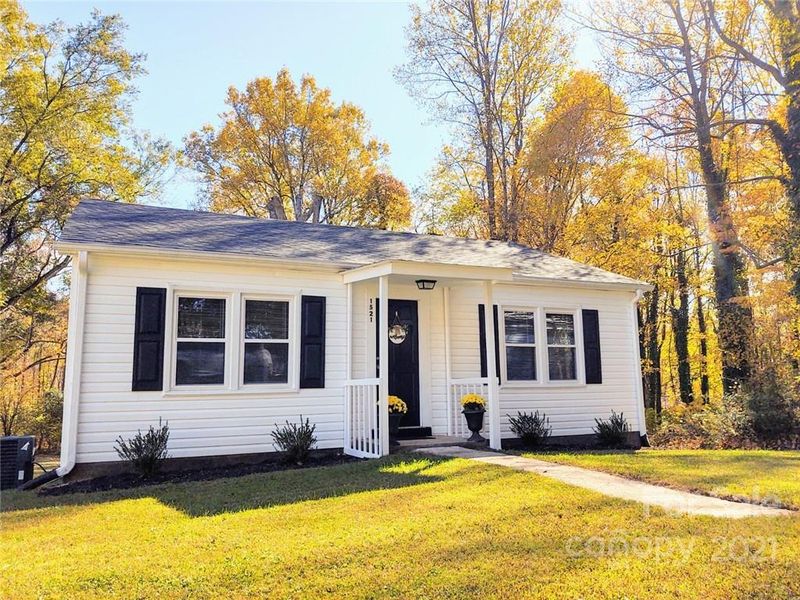 1521 N Davis Ave, Newton, NC 28658