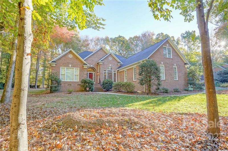 5072 Cambridge Oaks Dr, Matthews, NC 28104