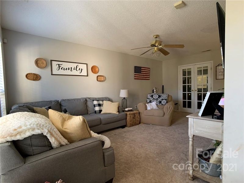 3935 Ashland Dr, Maiden, NC 28650