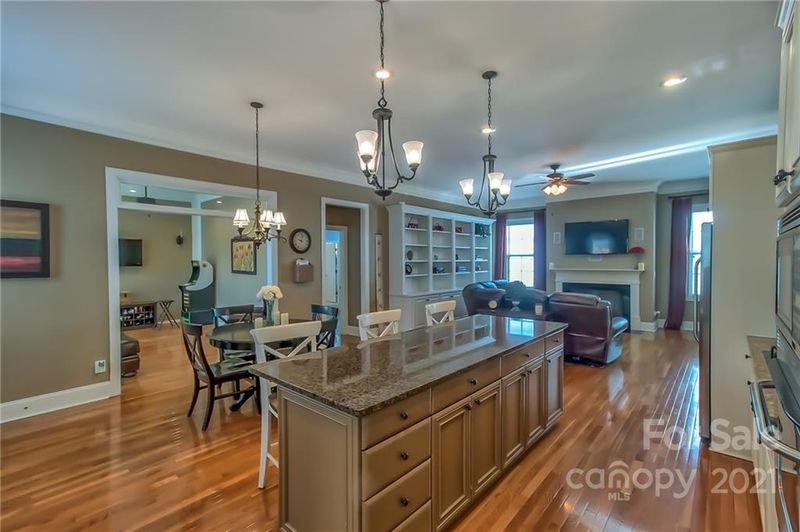 10026 Triple Oak Rd, Charlotte, NC 28277