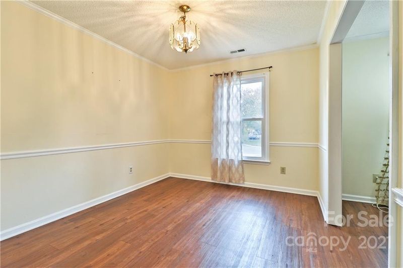 7533 Farm Gate Dr, Charlotte, NC 28215