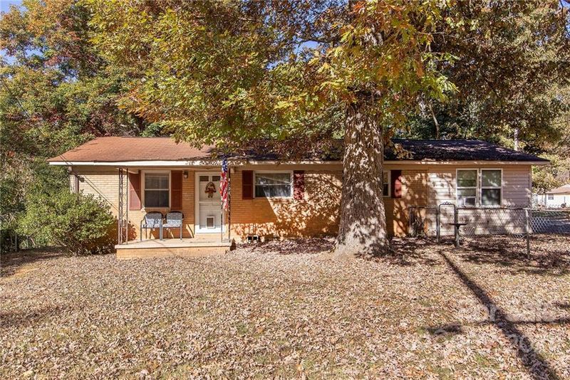 110 Stanfield Dr, Stanley, NC 28164