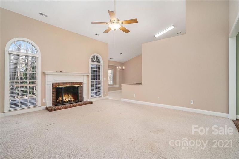 1402 Holly Ridge Dr, Matthews, NC 28105