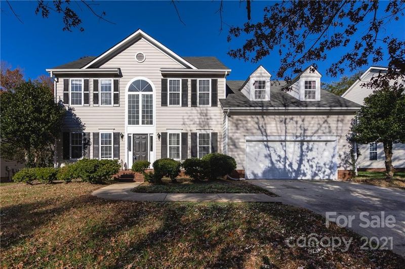 7424 Reedy Creek Rd, Charlotte, NC 28215