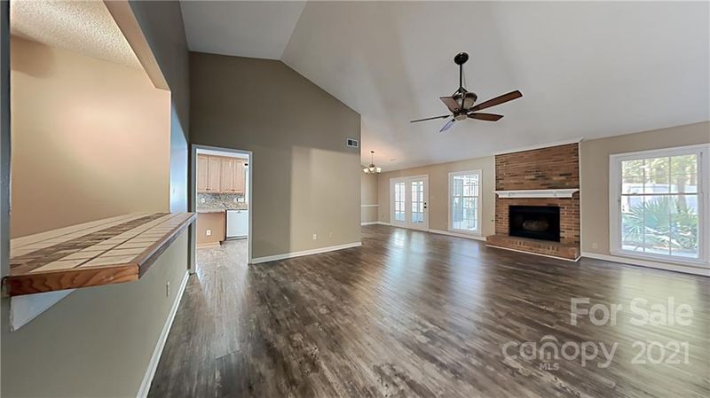 10140 Crayton Dr, Charlotte, NC 28269