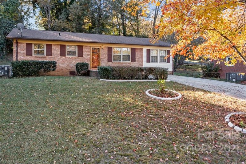 937 Green Circle Dr, Gastonia, NC 28054