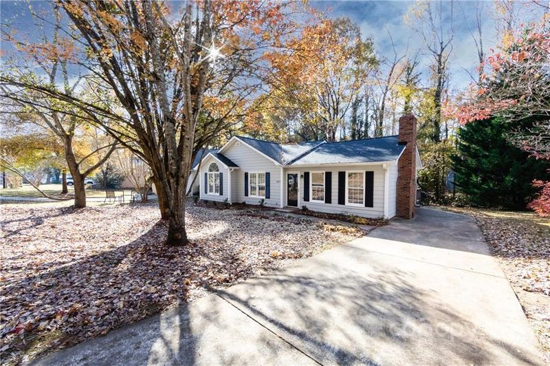 7017 Streamside Dr, Charlotte, NC 28212
