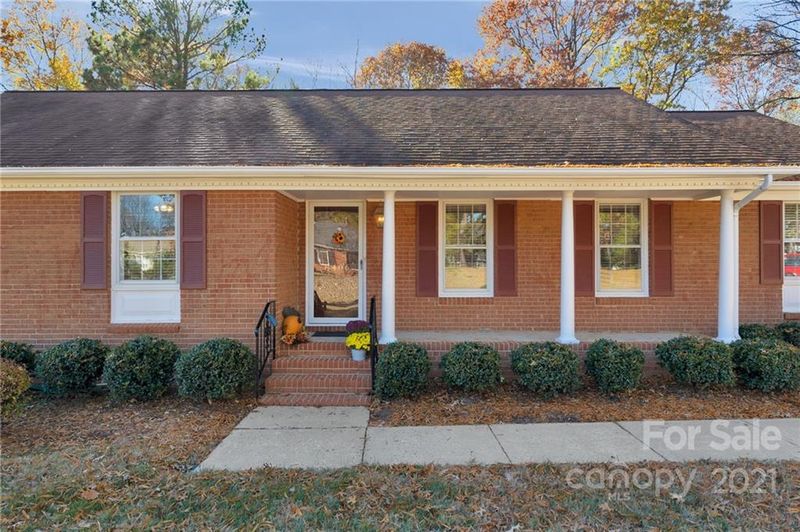 8406 Blockade Ct, Charlotte, NC 28226