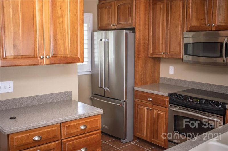 651 Portside Dr, Davidson, NC 28036