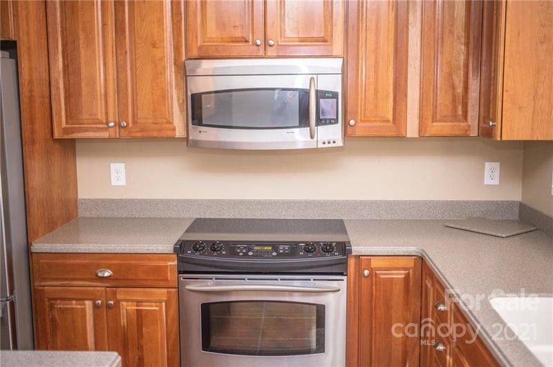 651 Portside Dr, Davidson, NC 28036