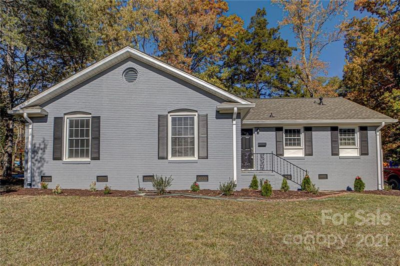 2201 E Maplecrest Dr, Charlotte, NC 28212