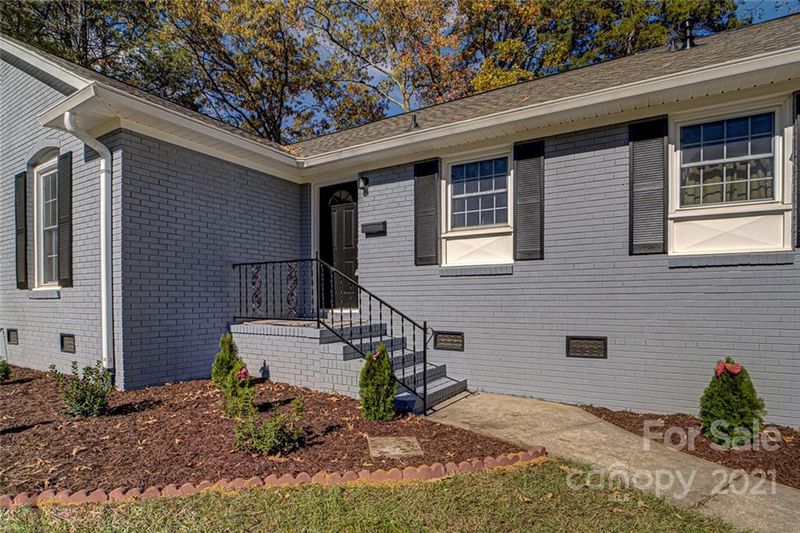 2201 E Maplecrest Dr, Charlotte, NC 28212
