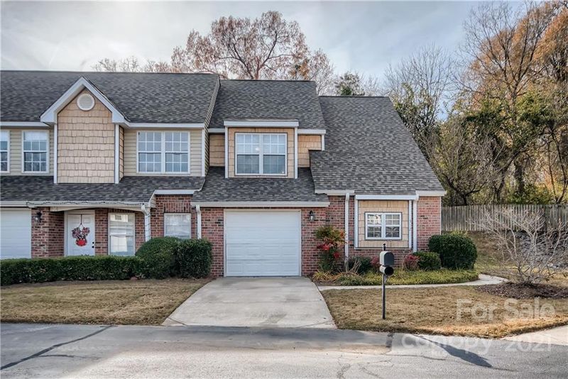 312 Valley Brook Ln, Concord, NC 28025