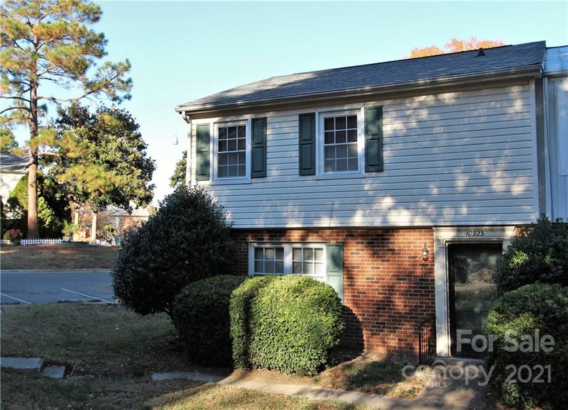 10923 Park Rd, Charlotte, NC 28226