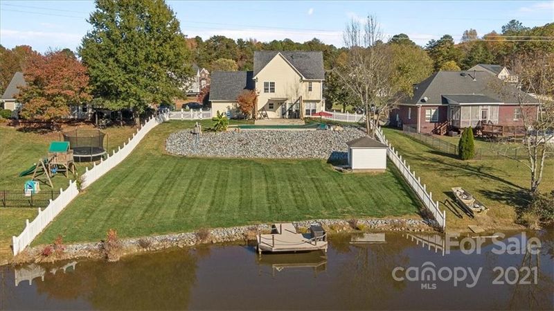 1329 White Pond Dr, Gastonia, NC 28056