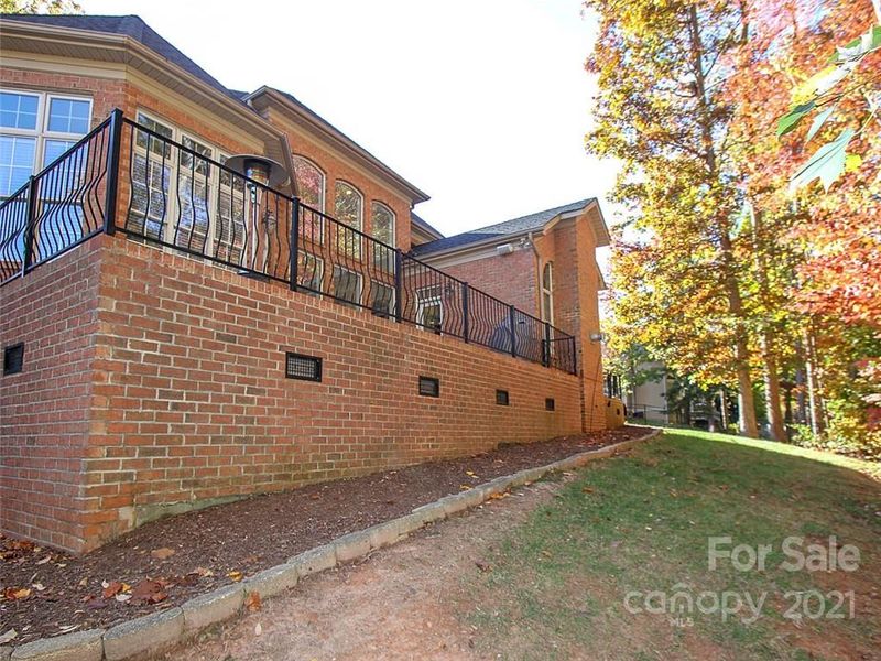 2500 Green Point Ln, Denver, NC 28037
