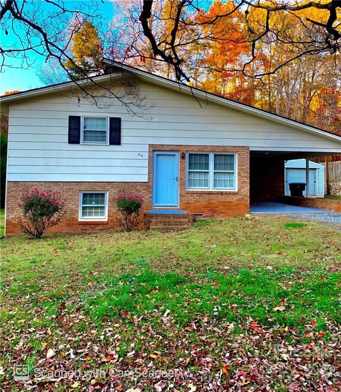 313 11th St NW #1, Conover, NC 28613