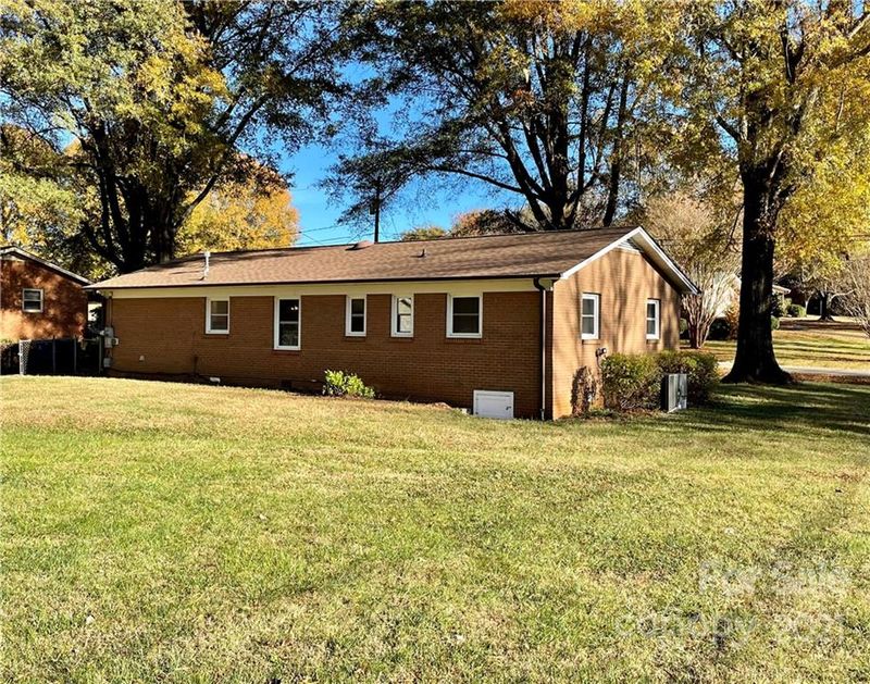 210 10th Ave SE, Conover, NC 28613