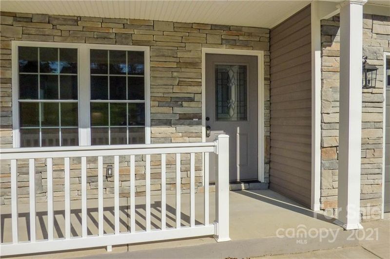 123 31st Ave NE, Hickory, NC 28601