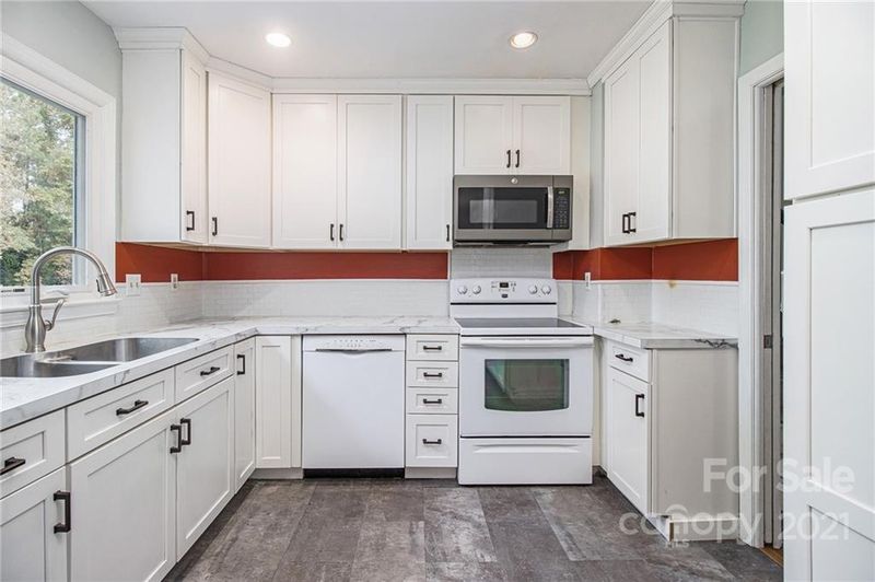 112 Chadmore Dr, Charlotte, NC 28270