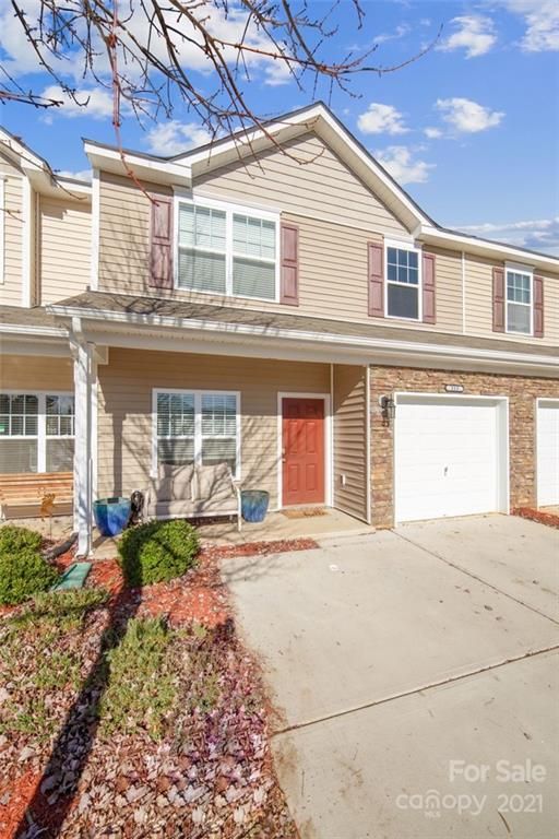 313 Sandy Spring Ln #93, Clover, SC 29710