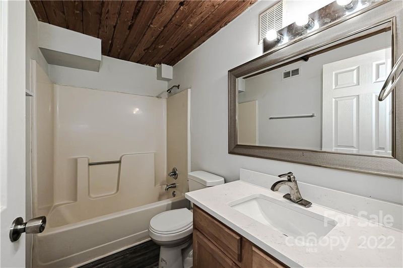 201 Hoskins Rd #321, Charlotte, NC 28208