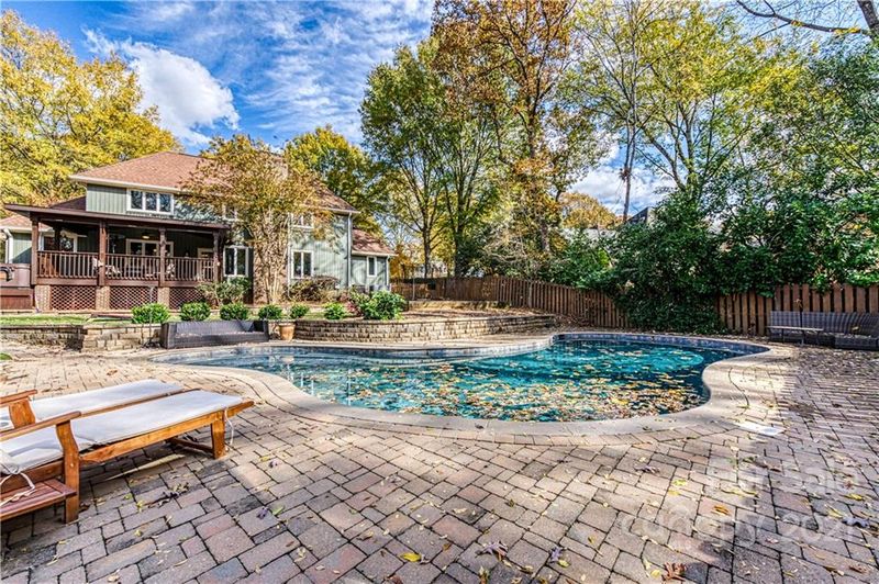 4735 Lindstrom Dr, Charlotte, NC 28226